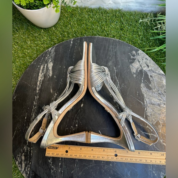 BADGLEY MISCHKA
Carmine Leather Knot-Detail Slingback Sandal SILVER SZ 7 - Picture 15 of 17